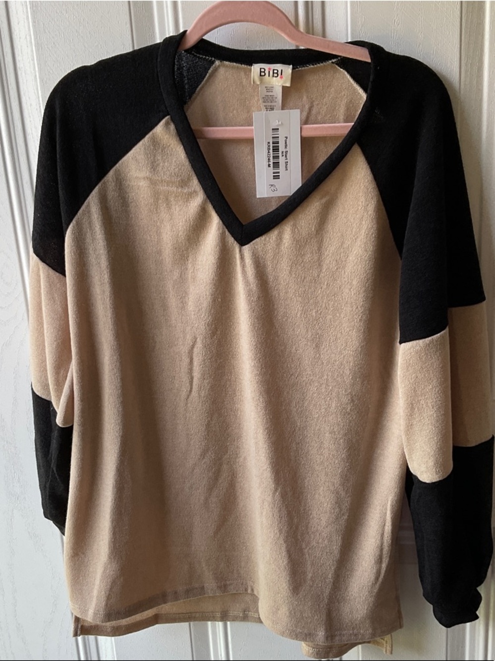 BiBi Beige and Black V-Neck Raglan Sleeve Sweater